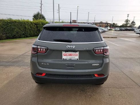 Used 2024 Jeep Compass Latitude AWD/4WD image 6