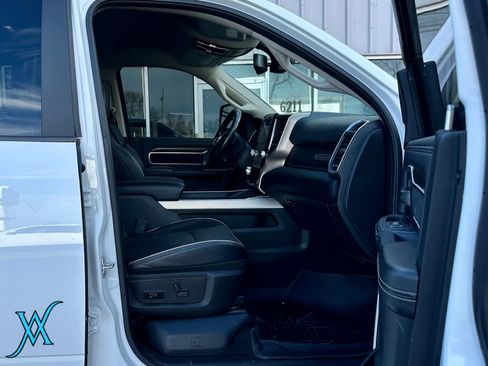 Used 2023 RAM 2500 Laramie AWD/4WD image 18