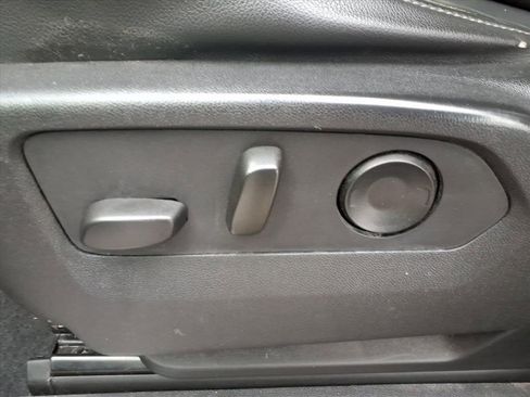 Used 2021 Chevrolet Tahoe Z71 w/ Z71 Signature Package image 15