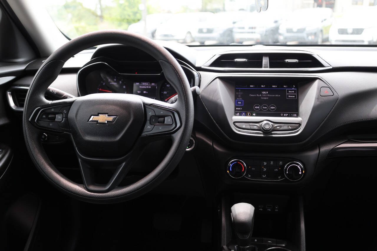 Used 2023 Chevrolet TrailBlazer LT FWD image 23