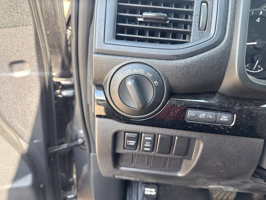 Certified 2024 Nissan Titan SV w/ SV Convenience Package RWD image 18
