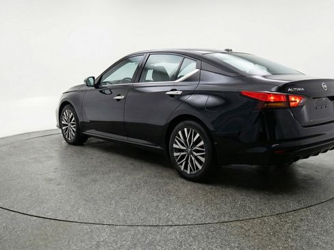 Used 2025 Nissan Altima 2.5 SV image 6