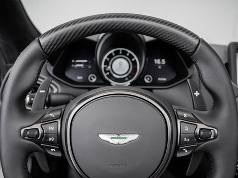 Used 2023 Aston Martin V8 Vantage Roadster image 11