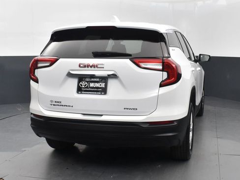 Used 2024 GMC Terrain SLE image 6