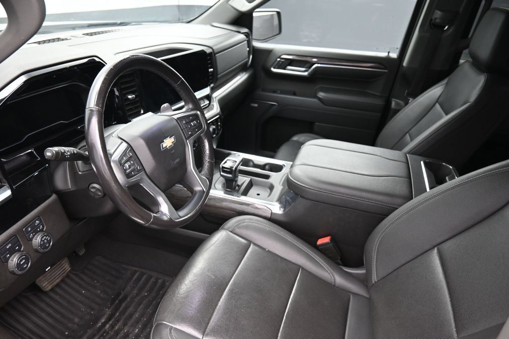 Used 2023 Chevrolet Silverado 1500 LTZ AWD/4WD image 22