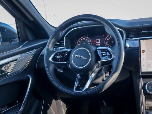 Used 2024 Jaguar F-PACE R-Dynamic S image 33