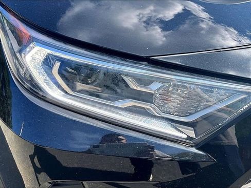 Used 2019 Toyota RAV4 Limited AWD/4WD image 31