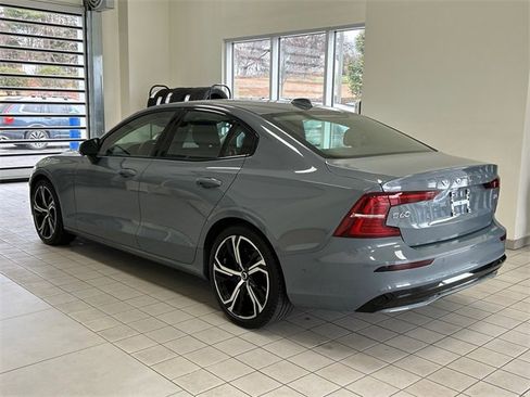Certified 2024 Volvo S60 B5 Plus image 4