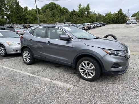 Used 2021 Nissan Rogue Sport S image 2