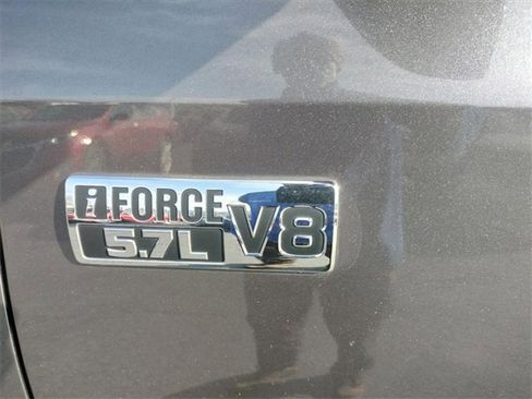 Used 2018 Toyota Tundra SR5 image 11