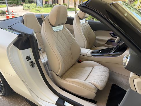 Used 2022 Mercedes-Benz SL 55 AMG 4MATIC image 25