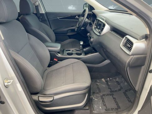 Used 2020 Kia Sorento S image 29