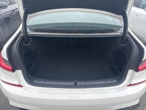 Used 2021 BMW 330i xDrive Sedan w/ M Sport Package image 18