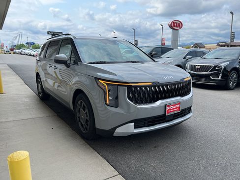 New 2026 Kia Carnival EX image 3