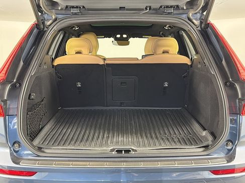 Used 2023 Volvo XC60 B5 Ultimate w/ Protection Package Premier FWD image 28