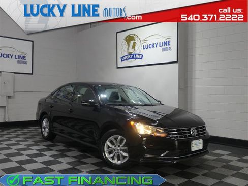 Used 2018 Volkswagen Passat 2.0T S w/ Driver Assistance Package FWD image 1