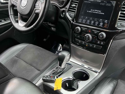 Used 2022 Jeep Grand Cherokee Laredo X RWD image 23