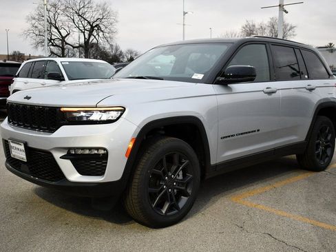 New 2025 Jeep Grand Cherokee Limited w/ Trailer Tow Package image 4