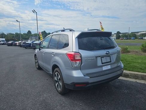 Used 2017 Subaru Forester 2.5i Premium w/ Popular Package #2A AWD/4WD image 2