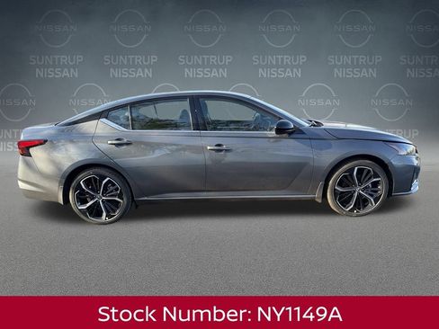 New 2025 Nissan Altima 2.5 SR image 7