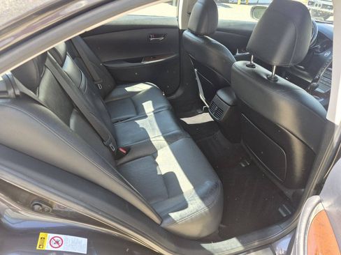 Used 2010 Lexus ES 350 w/ Preferred Accessory Package FWD image 11