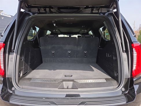 Used 2021 GMC Yukon XL Denali w/ Denali Premium Package image 17