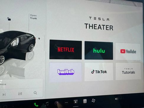 Used 2023 Tesla Model 3 Standard Range image 38