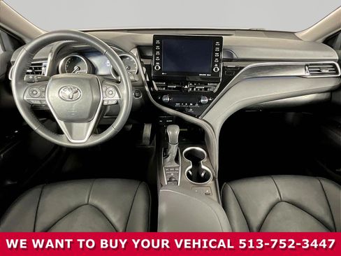 Used 2024 Toyota Camry XLE FWD image 7