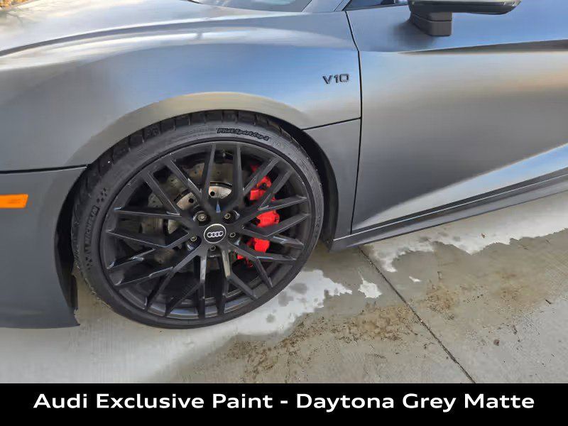 Used 2017 Audi R8 V10 w/ Carbon Exterior Package AWD/4WD image 8