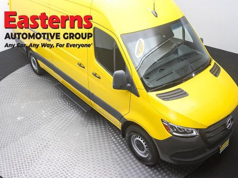 Used 2021 Mercedes-Benz Sprinter 2500 w/ Acoustic Package image 3