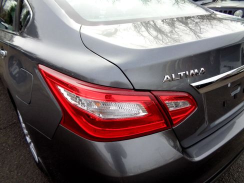 Used 2016 Nissan Altima 2.5 S w/ Power Driver Seat Package image 12