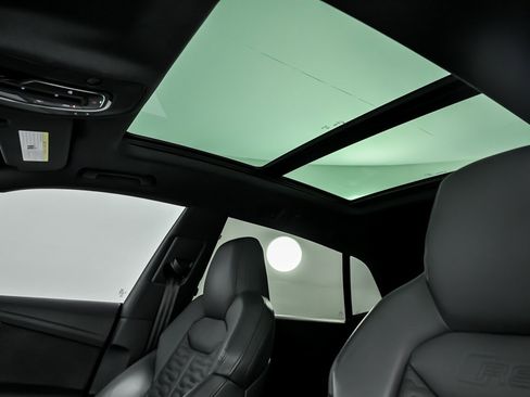 Used 2023 Audi RS Q8 image 23