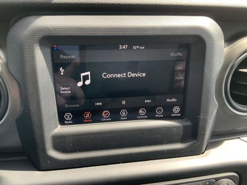 Used 2023 Jeep Wrangler Sport AWD/4WD image 33