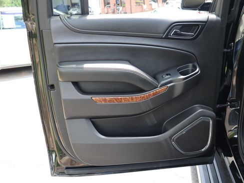 Used 2015 Chevrolet Suburban LTZ RWD image 10