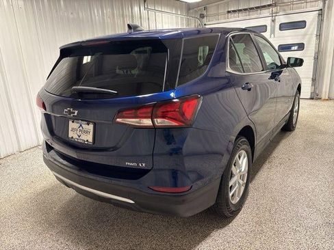 Used 2022 Chevrolet Equinox LT image 3