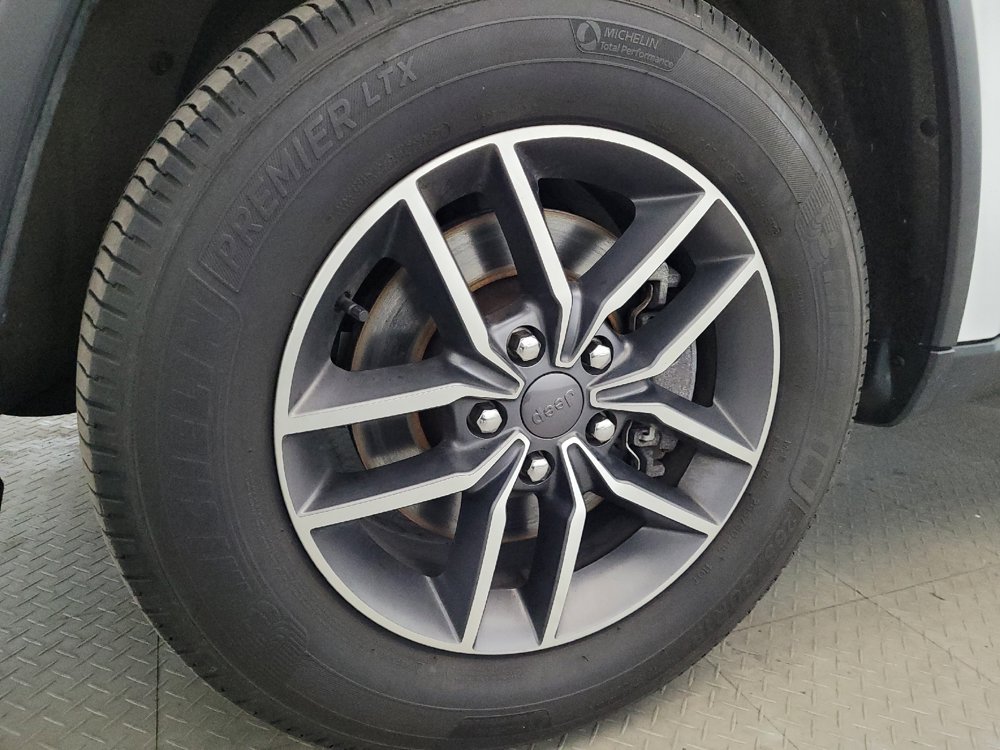 Used 2021 Jeep Grand Cherokee Limited AWD/4WD image 31