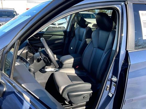Used 2023 Subaru Ascent Onyx Edition image 9
