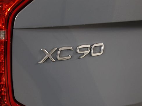Used 2023 Volvo XC90 T8 Ultimate AWD/4WD image 19