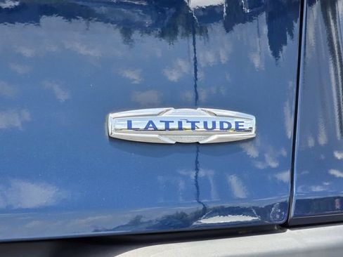 Used 2018 Jeep Cherokee Latitude FWD image 29