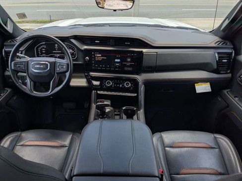 Used 2023 GMC Sierra 1500 AT4 w/ AT4 Premium Package AWD/4WD image 14