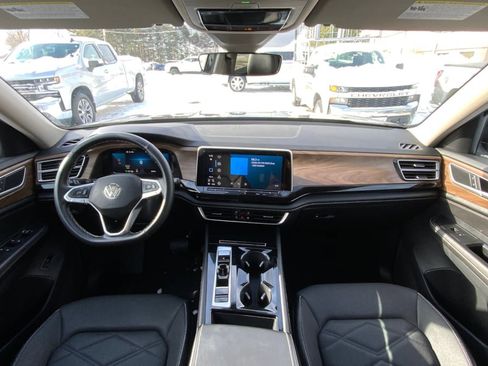 Used 2024 Volkswagen Atlas SE image 33