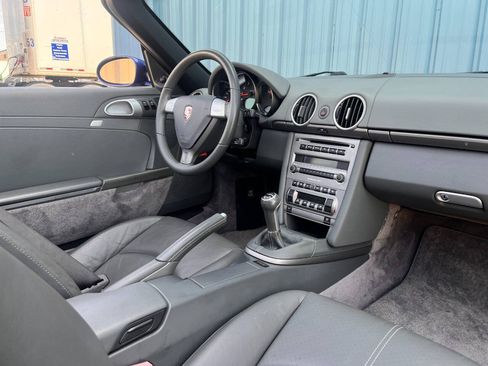 Used 2006 Porsche Boxster RWD image 24
