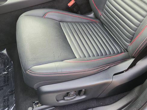 Used 2023 Land Rover Discovery Sport S R-Dynamic image 9