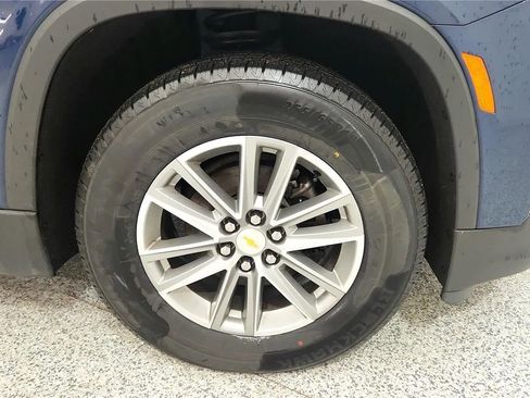 Used 2023 Chevrolet Traverse LT image 13