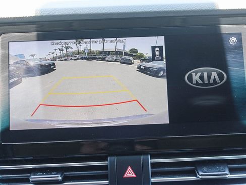 Used 2021 Kia Niro FWD image 25