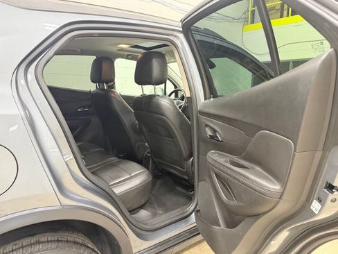 Used 2019 Buick Encore Essence AWD/4WD image 37