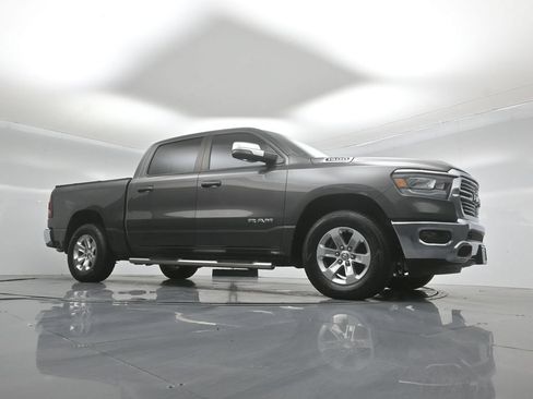 Used 2023 RAM 1500 Laramie AWD/4WD image 4