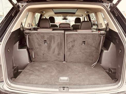 Certified 2025 Volkswagen Atlas Peak Edition SE image 30