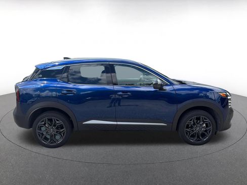 Used 2026 Nissan Kicks SR FWD image 14