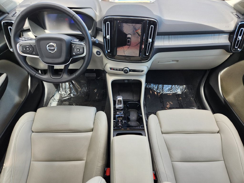 New 2026 Volvo XC40 B5 Plus w/ Protection Package Premier AWD/4WD image 16